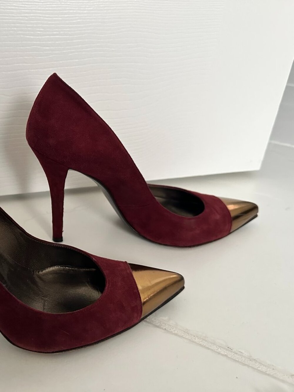 Stuart Weitzman Burgundy Suede Size 38 heels with gold pointed toe